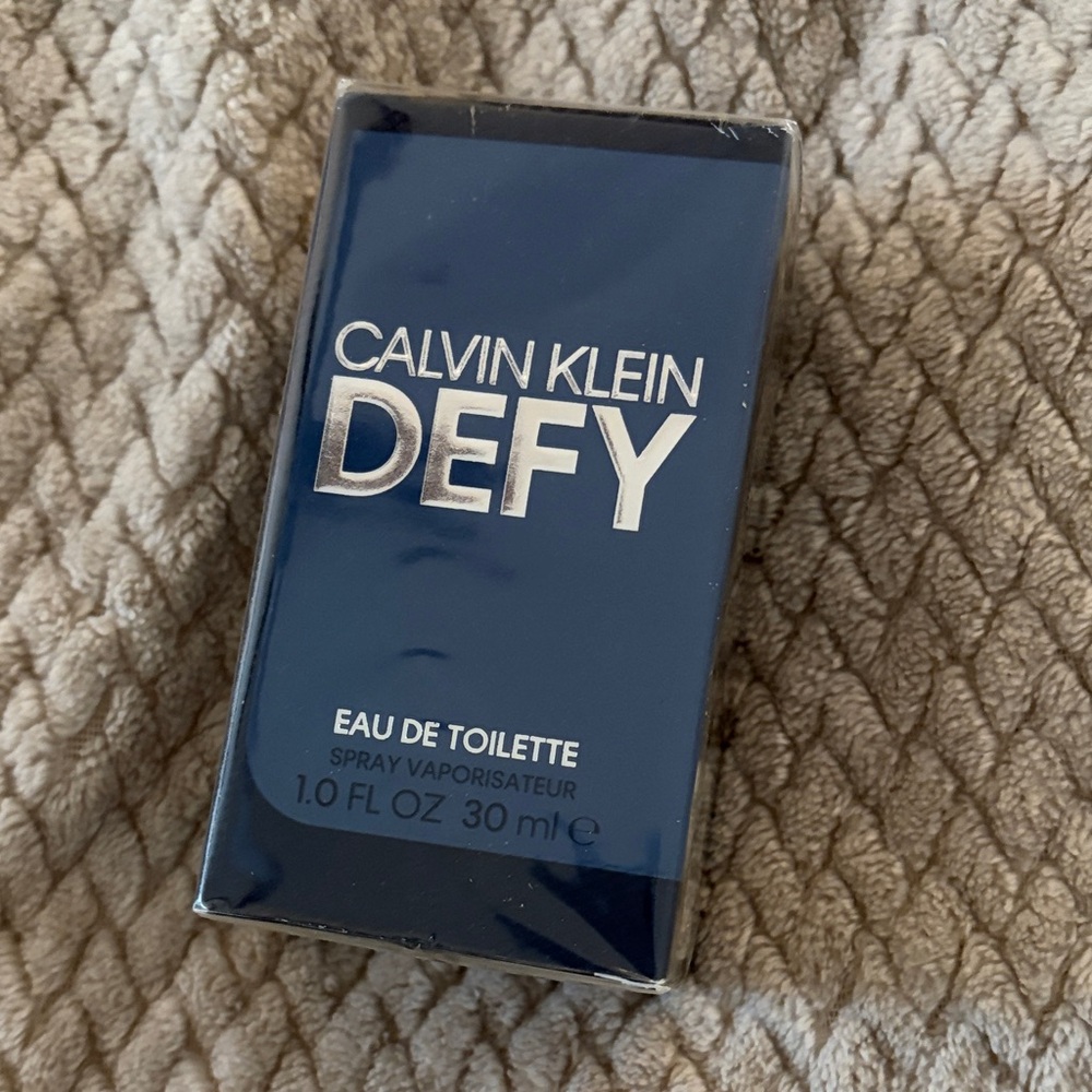 Calvin Klein Defy Eau de Toilette in Blue Box